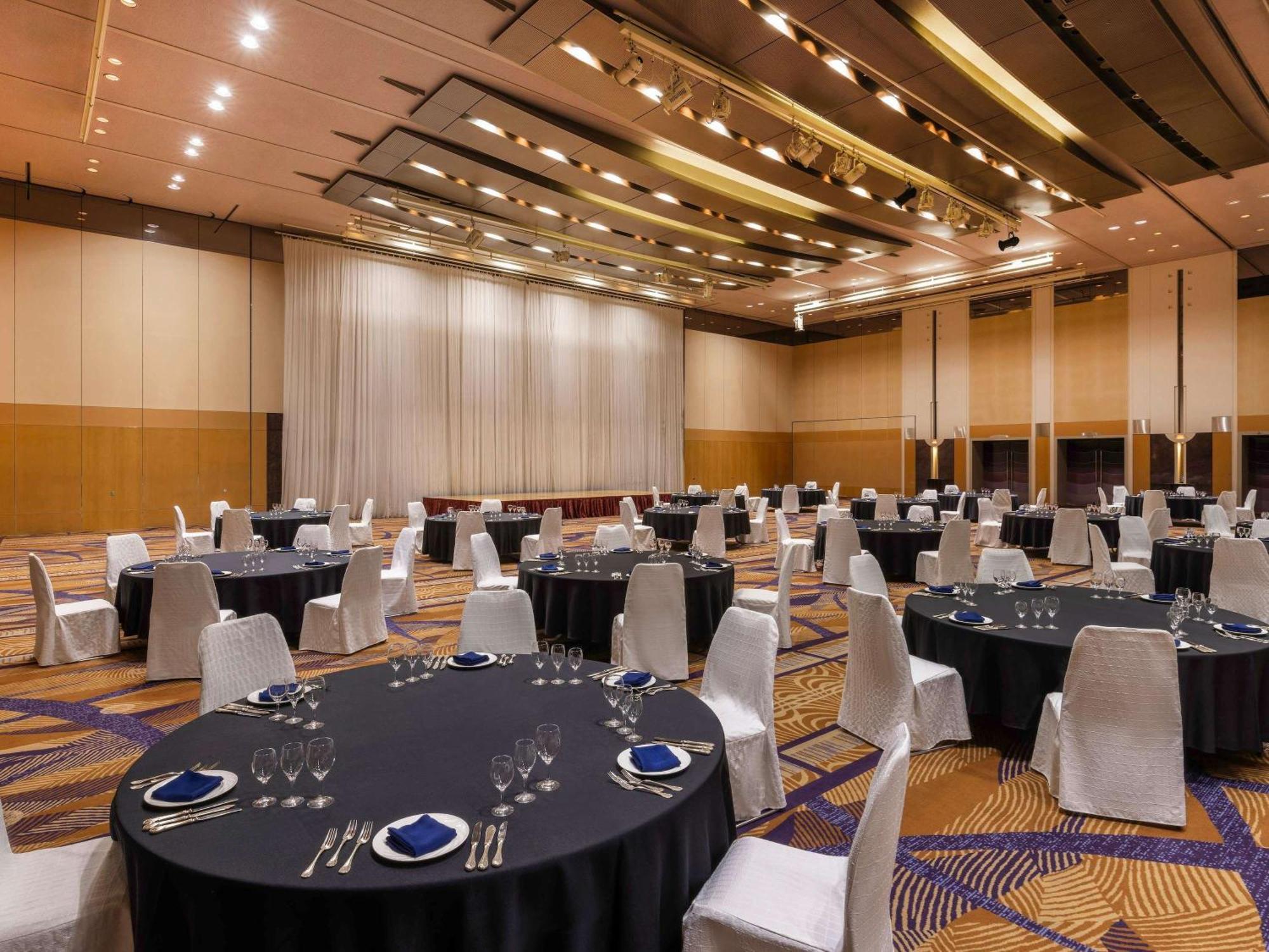 โรงแรม Grand Mercure Odori Park